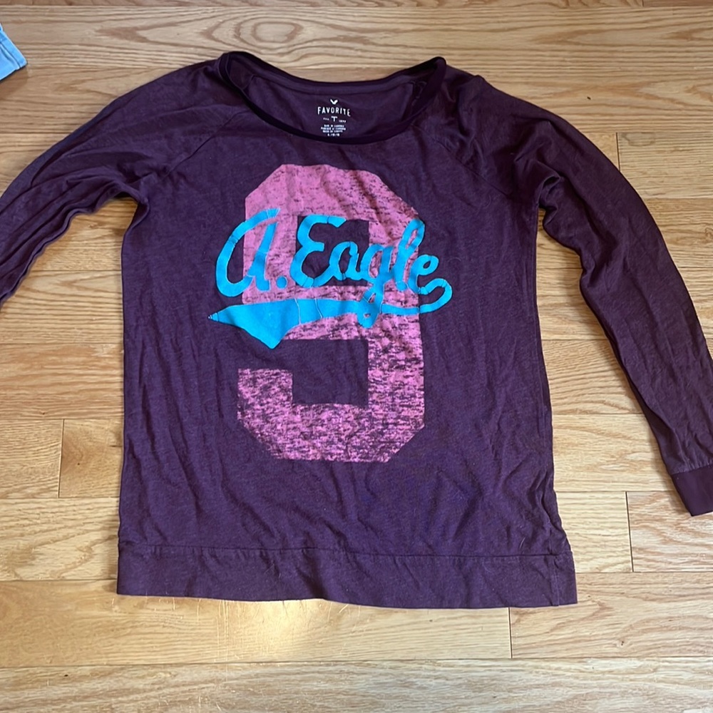 American Eagle Favorite T size L